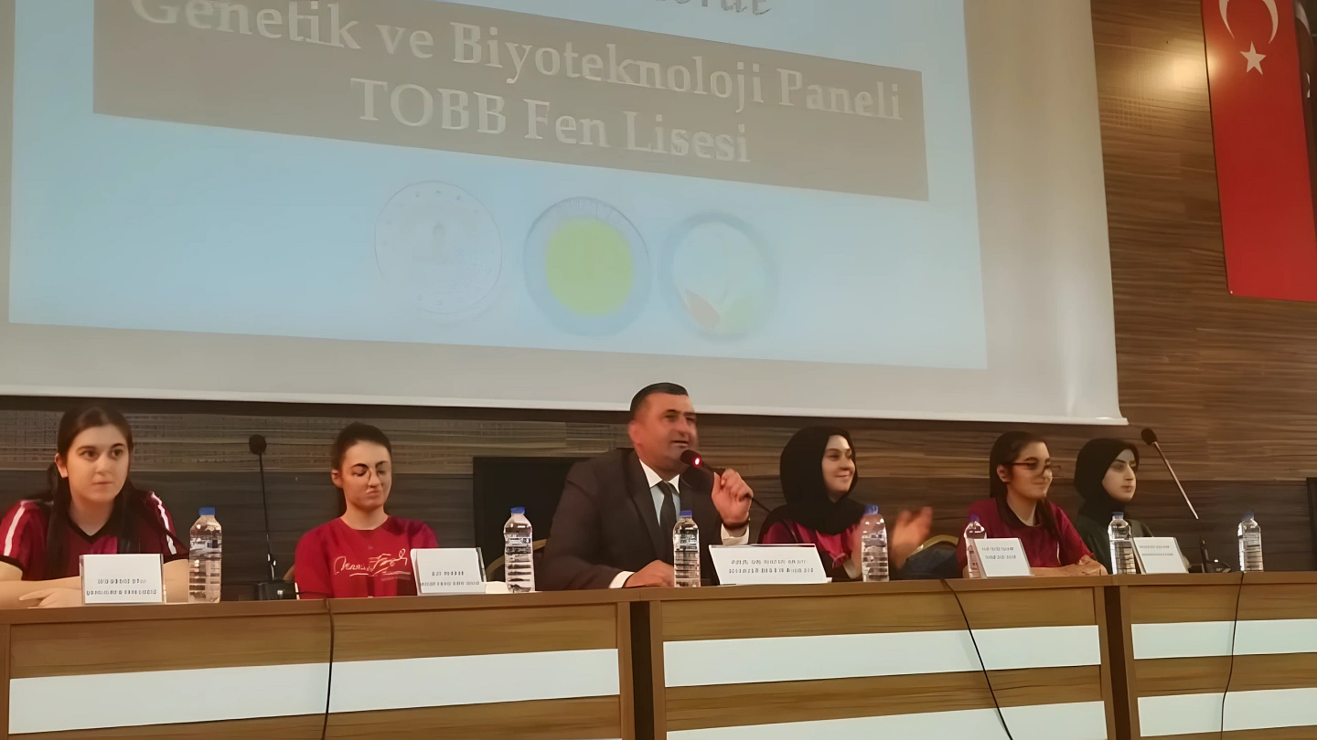 Genetik ve Biyoteknoloji Paneli, Öğrencilerin Sunumlarıyla Dolu Dolu Geçti