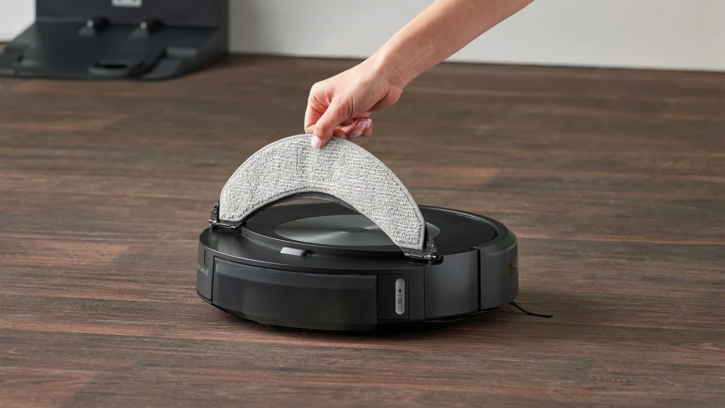 iRobot Roomba j7+