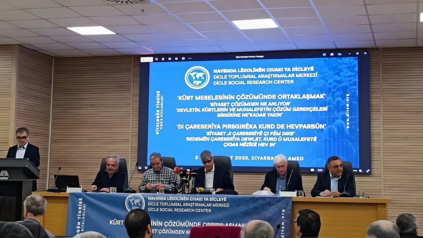 Dicle Toplumsal Araştırmalar Merkezi İçin “Toplumsal Barışın İnşasında Hukukun Rolü” Adlı Panel Gerçekleştirdi!