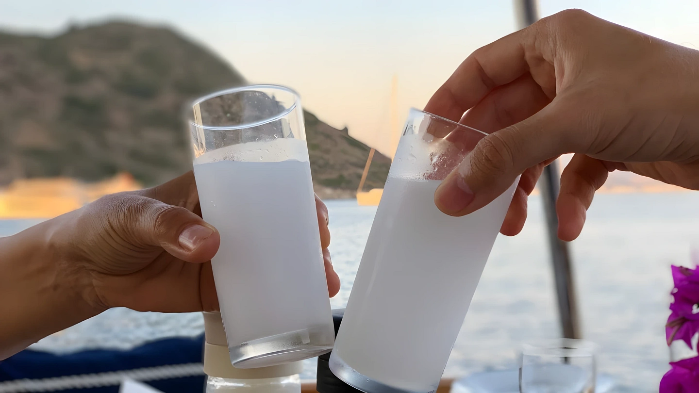 Efe Rakı