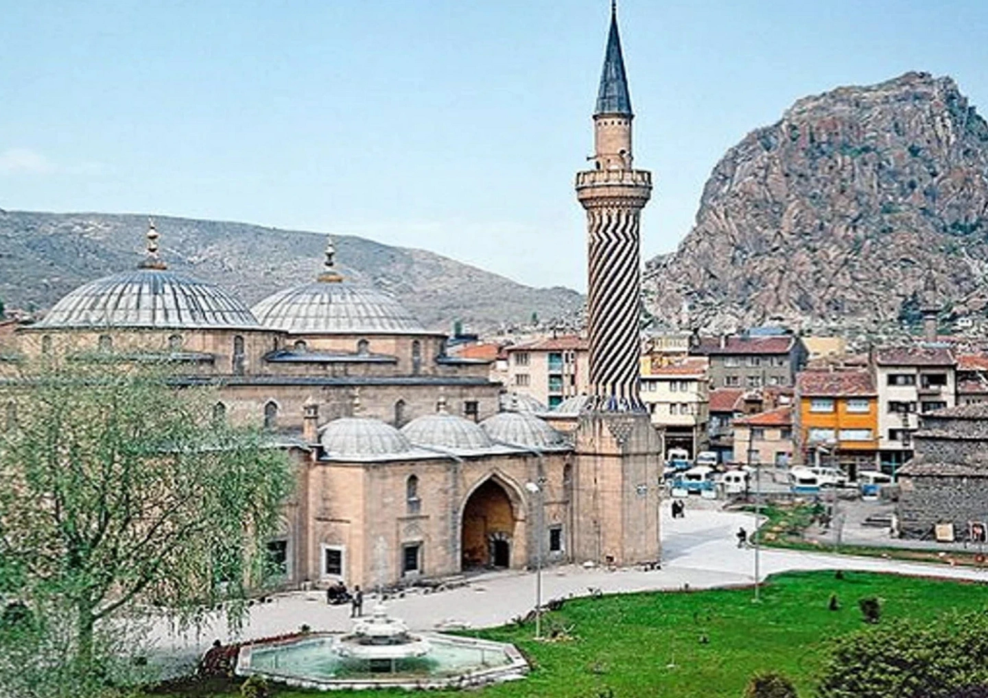 Afyon Gezilecek Yerleri Afyon’un Tarihi Yerleri ve Doğal Güzellikleri Nelerdir